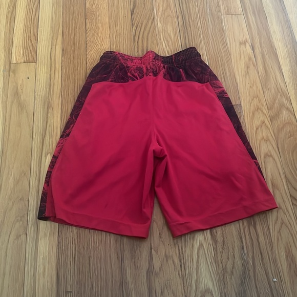 Reebok boys red shorts - Picture 2 of 3